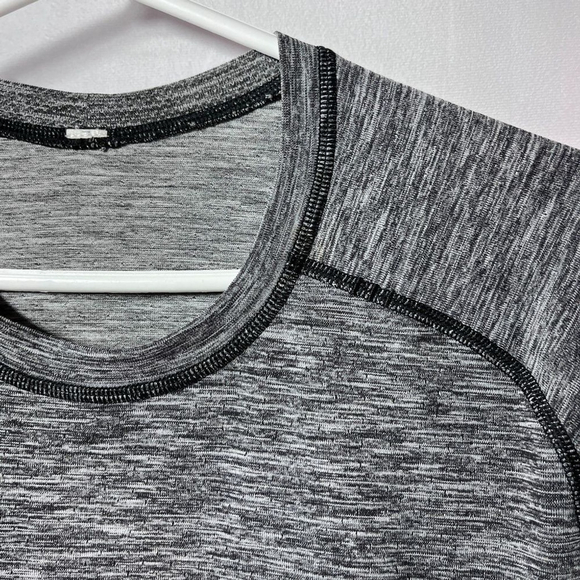 LULULEMON Mens Metal Vent Tech/Short Sleeve Lt Gray‎ Shirt Size M EUC - Picture 5 of 8
